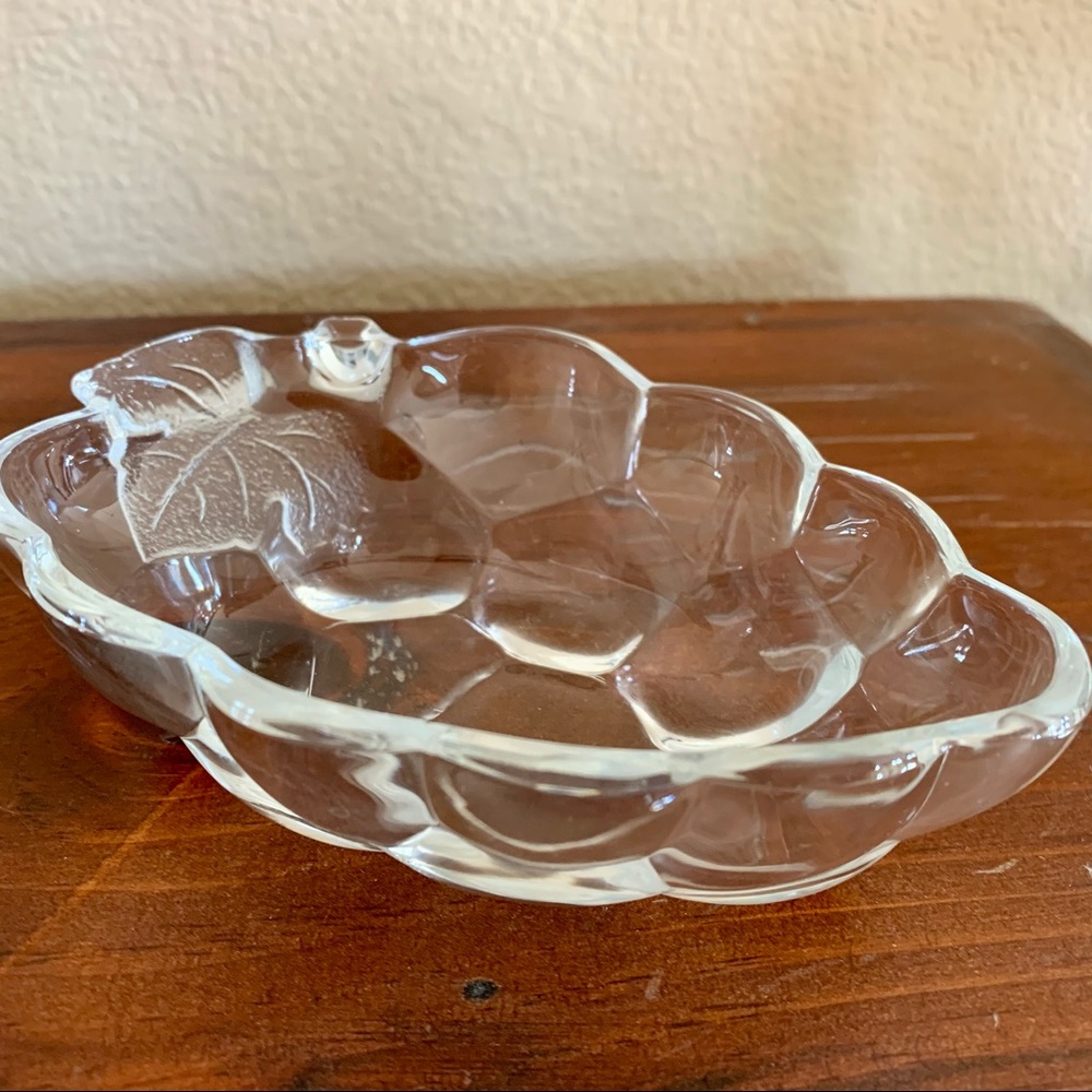 4 Vintage Embossed Glass Grapes Fruit Dishes